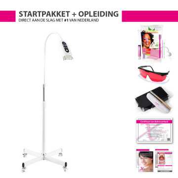 Cursus tanden bleken met staande DIG-IT tandenbleeklamp.